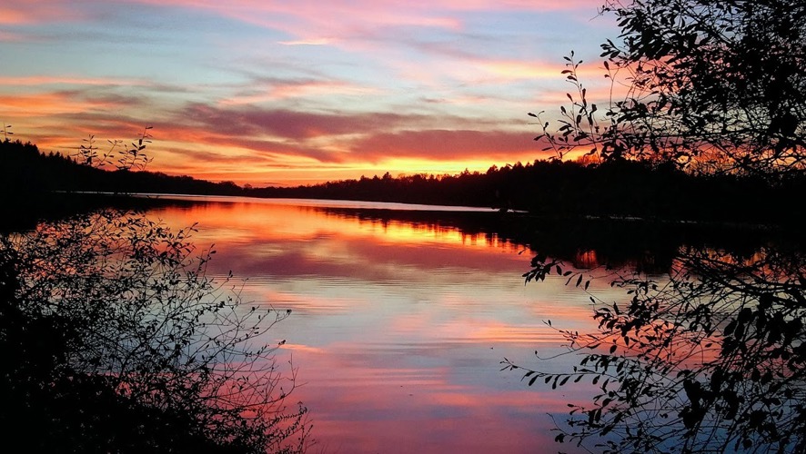 The sun setting over the Barrage de Miallet