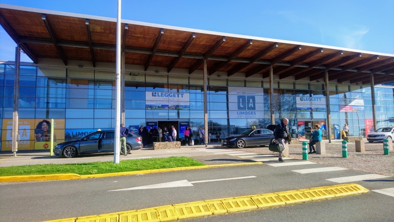 Limoges Airport just 45 minutes from Beaux Souvenirs