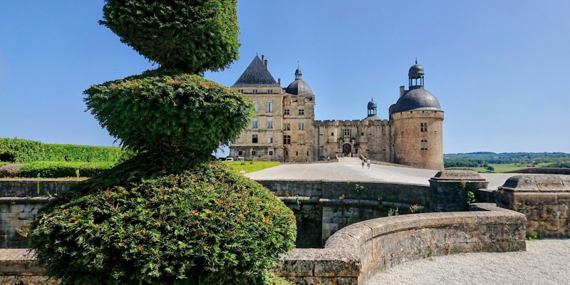 Twelve Châteaux Within an Hour of Mialet: A Cultured Day Out in North Dordogne