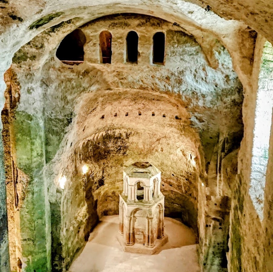The underground church in Aubeterr-sur-Dronne The altar in the underground church in Aubeterre-sur-Dronne