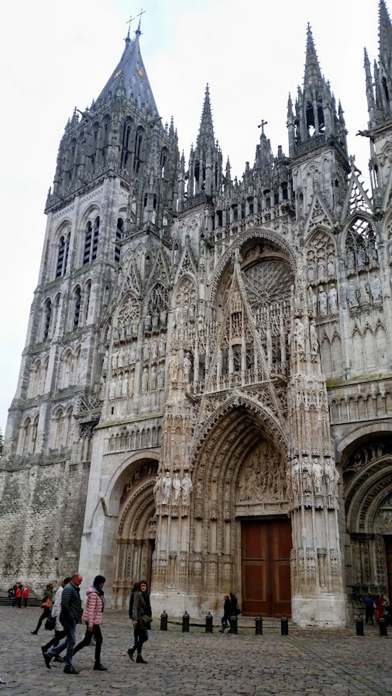Driving from the UK to the Dordogne: Where to Break the Journey