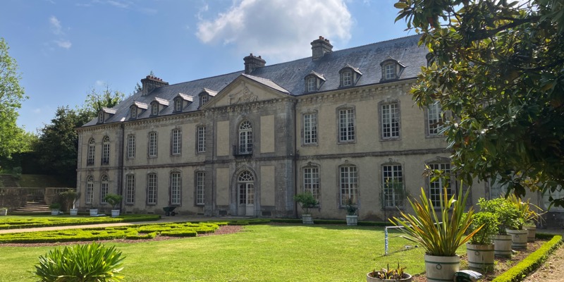 Top 10 Normandy Abbeys and Châteaux