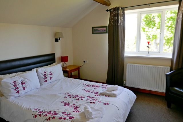 Spacious king size Bedroom at Belle View Cottage Spacious king size Bedroom at Belle View Cottage