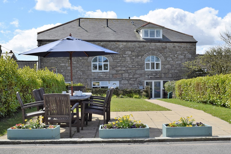 Quality IvesSleeps 8