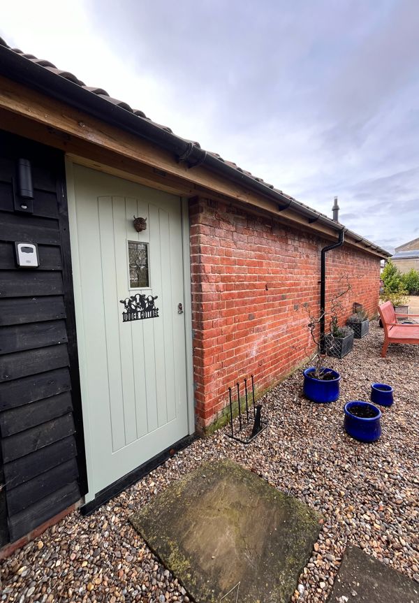 Udder Cottage 