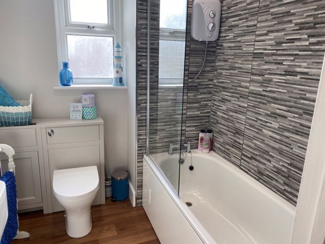 Home from Home Portsmouth - Newly refurbished bathroom with good pressure shower over bath