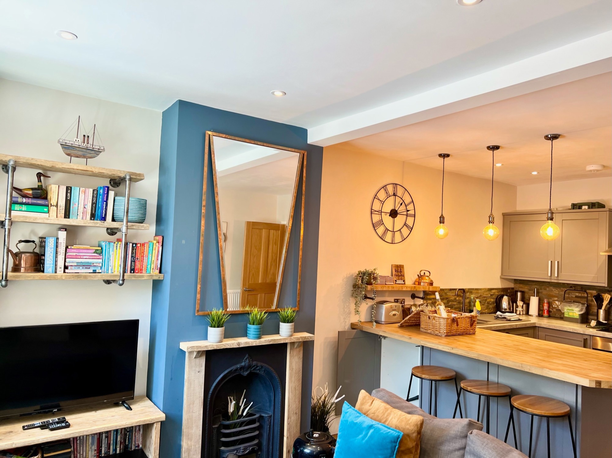 serviced apartments portsmouth, view from the beach back to clearwater apartments