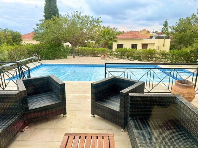 villa with pool in Pissouri
