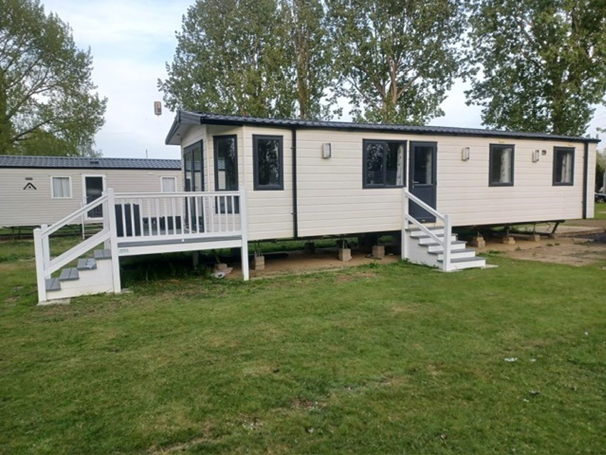 Lowes - 2 Bed Sleeps 6 Overlooking Water