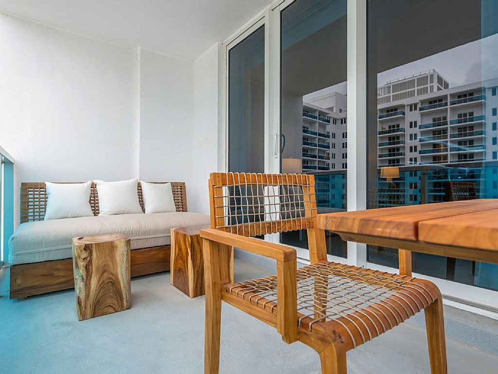 The Fendi - Oceanfront Miami South Beach Apartments