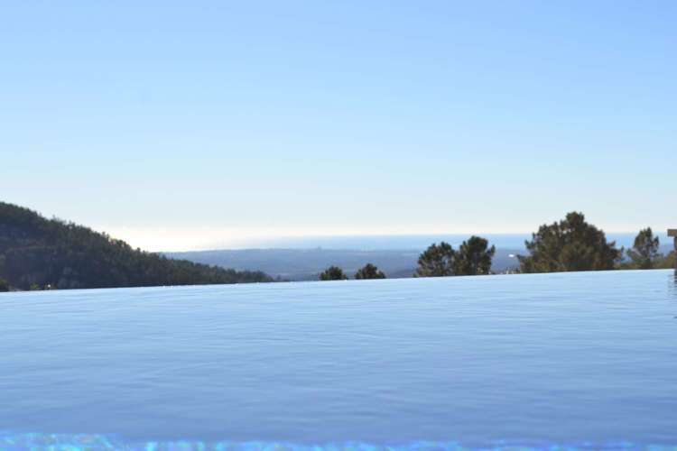 Infinity pool at Villa Vida Nova self catering villa in Portugal
