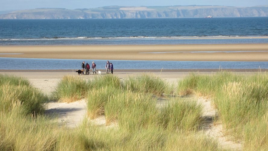 nearby Nairn beach, a very long sandy beach that is dog friendly all year round