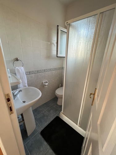 Ensuite Villa Zeytin bathroom with wash basin and toilet