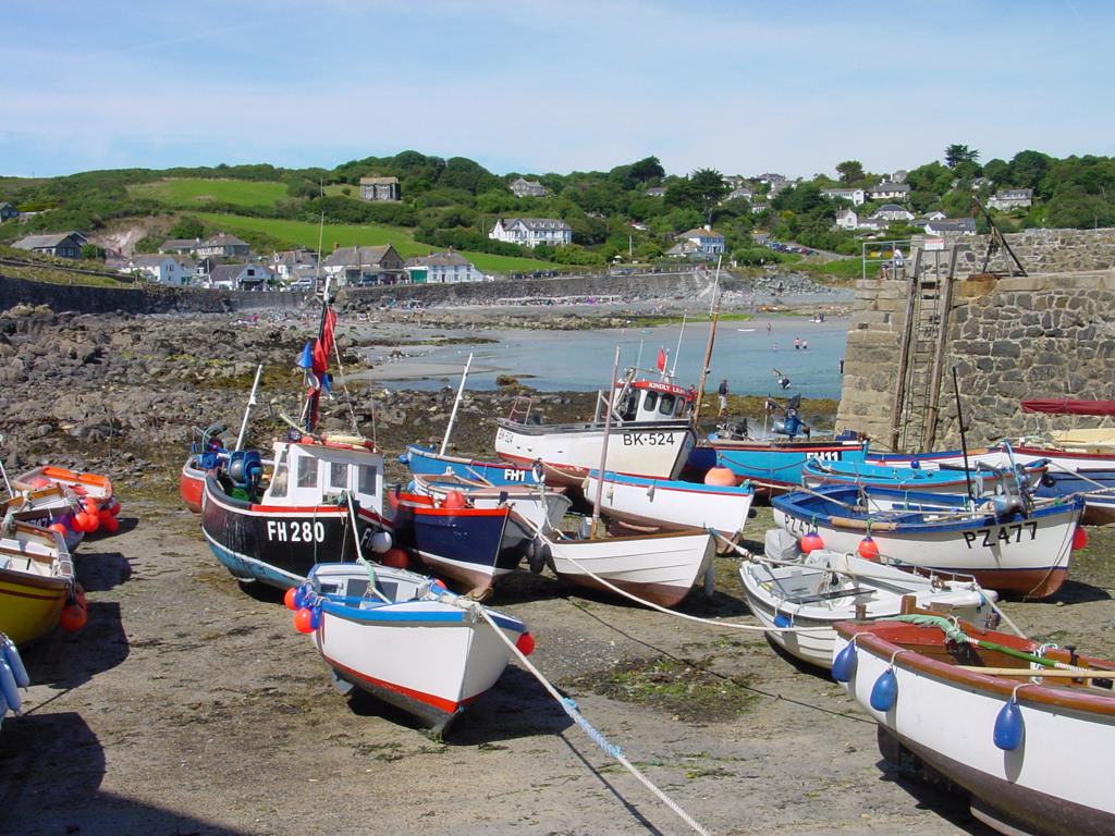 Two bedroom apartment overlooking the sea in Coverack, Cornwall Coverack Headland